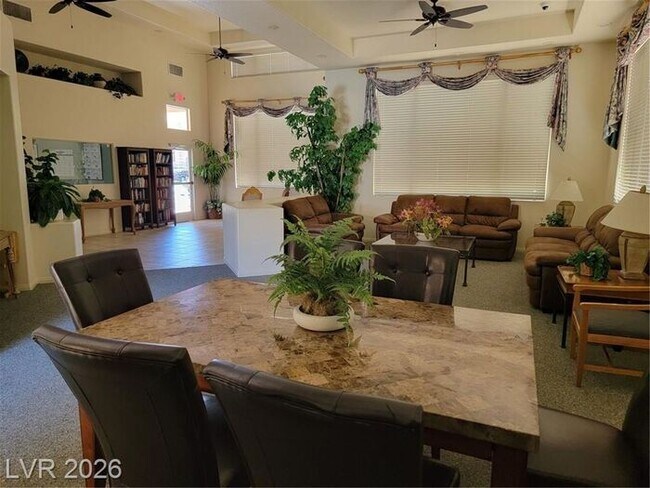 Building Photo - 1ST FLOOR UNIT IN POPULAR SILVERADO RANCH COMMUNITY!