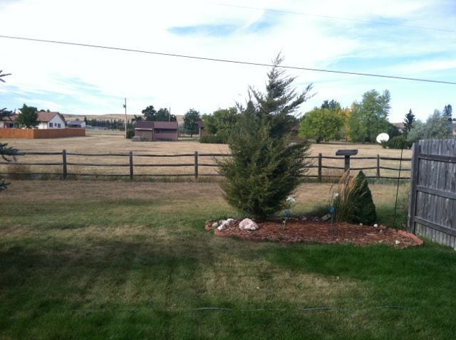 Building Photo - THREE BEDROOM, TWO BATHROOM HOME NEAR DILDINE ELEMENTARY