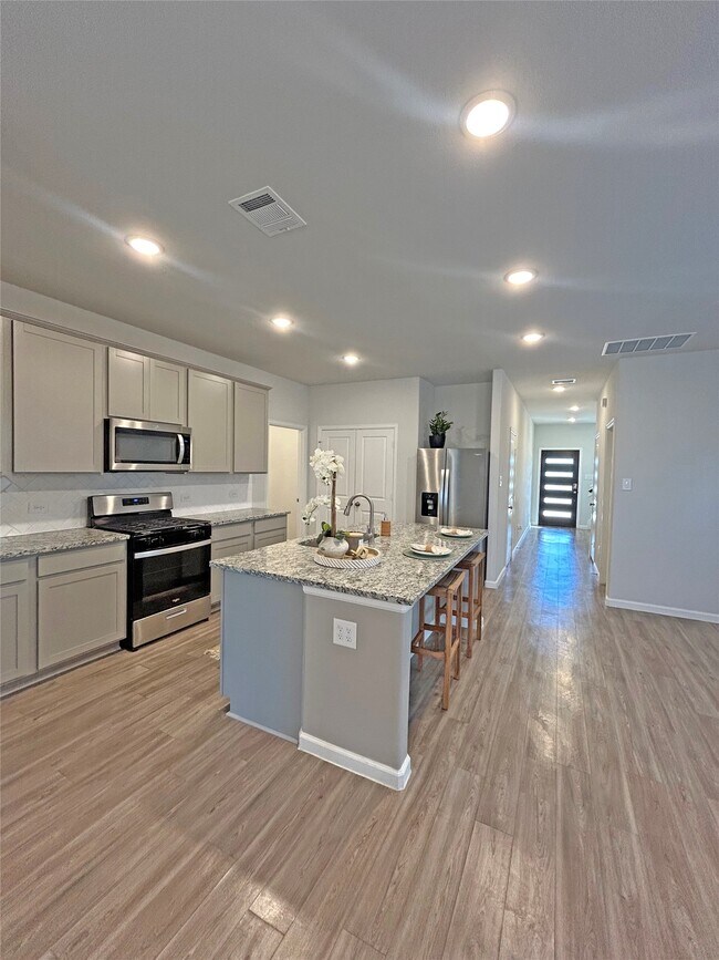 Building Photo - 8034 Peppercorn St