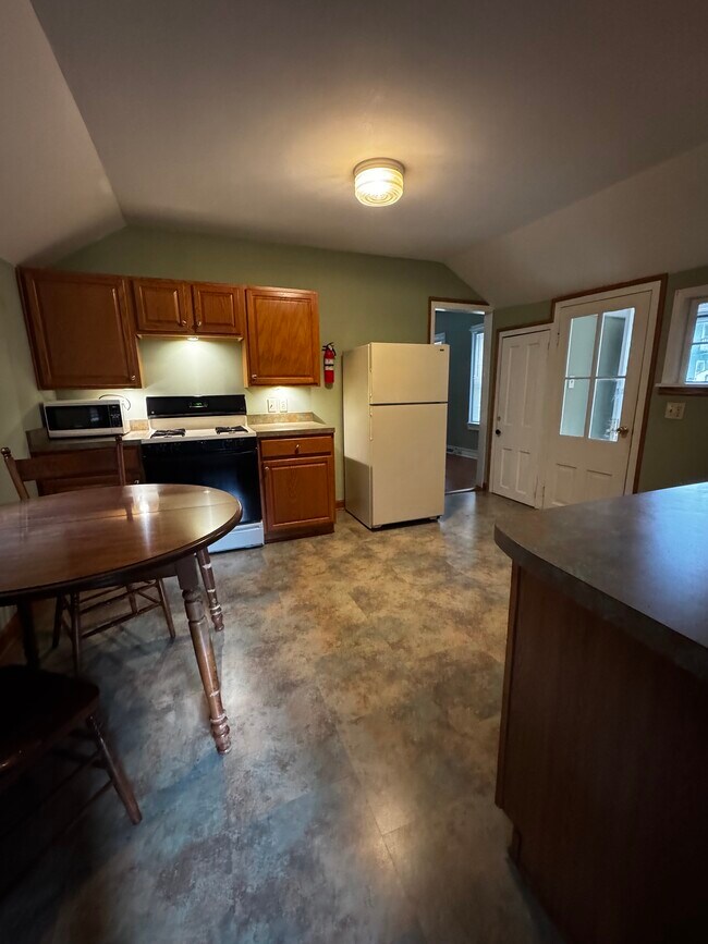 Kitchen - 2444 W 10th St