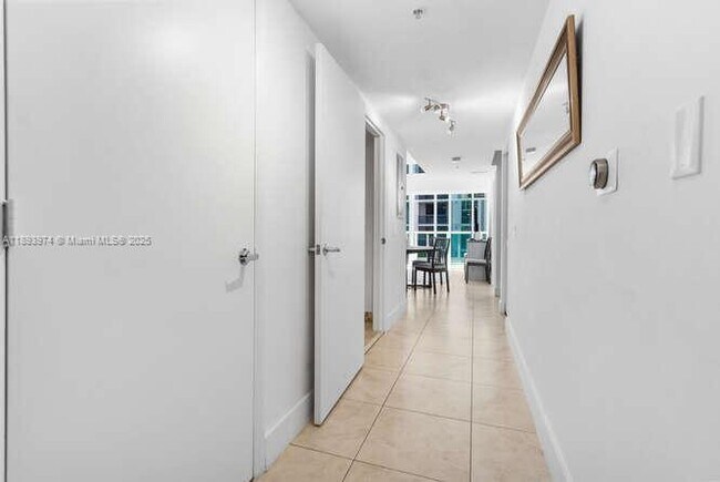 Building Photo - 41 SE 5th St