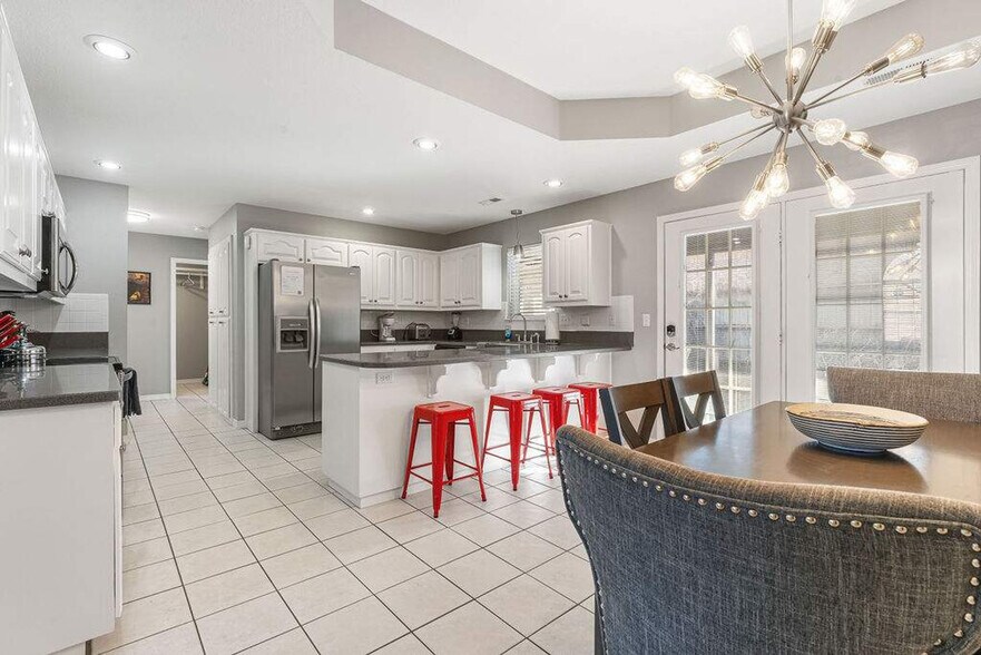 Building Photo - 403 Willington Ln