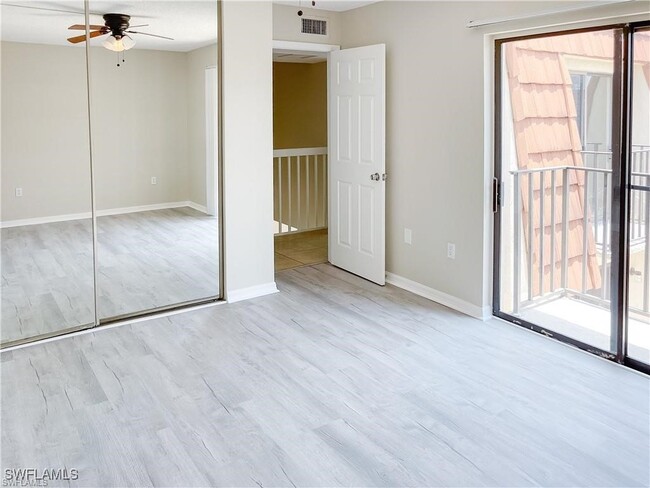 Building Photo - 5230 Cedarbend Dr