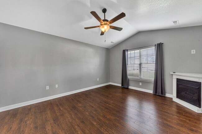 Building Photo - One-Level-Living near Vinton