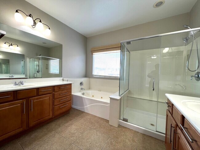 Building Photo - 12037 Contorno Vista Ct