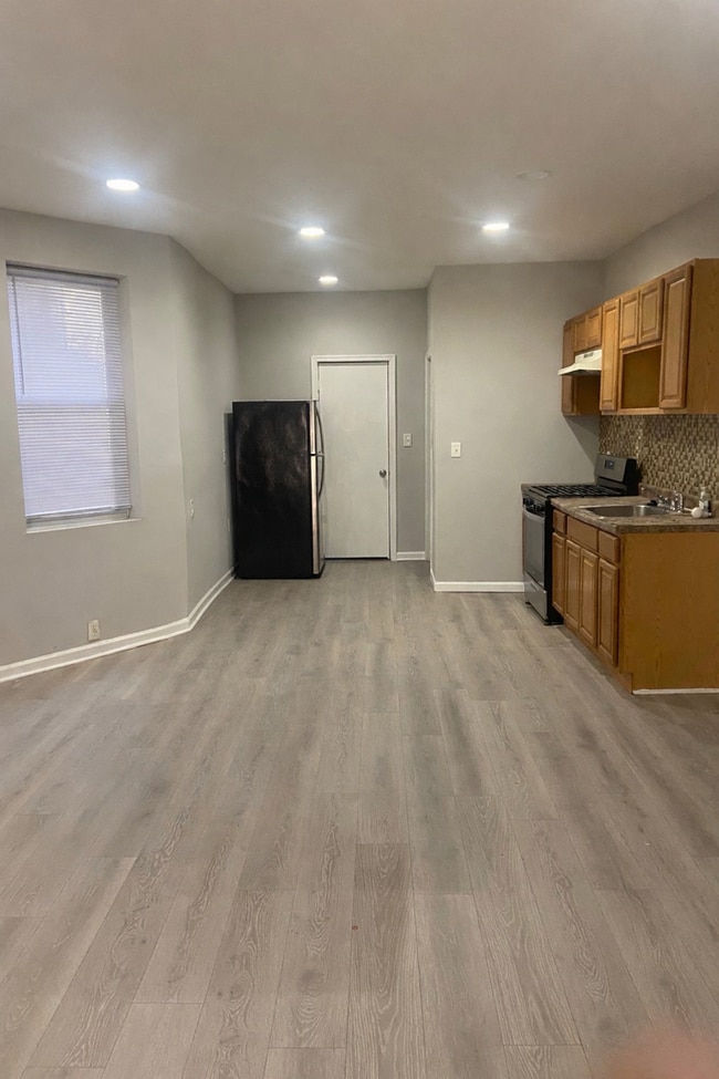 Building Photo - Front Porch Row - Oak Lane
