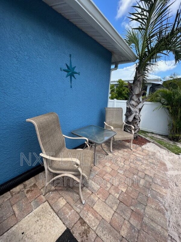 Building Photo - 4123 SW 21st Pl