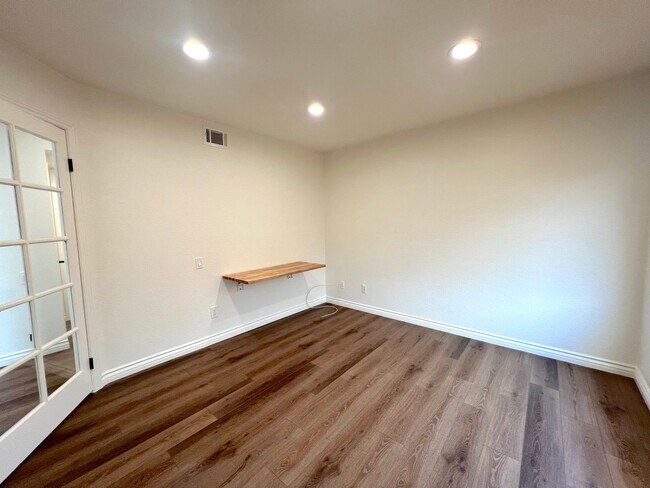 Building Photo - Beautiful Laguna Hills home located just m...