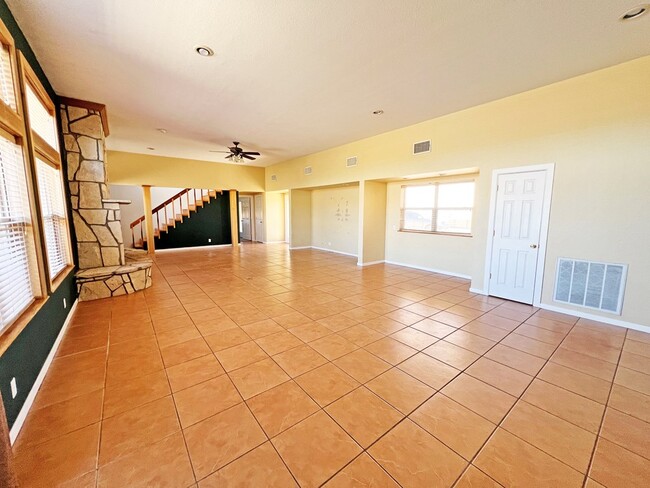 Building Photo - 101 Capt Lee