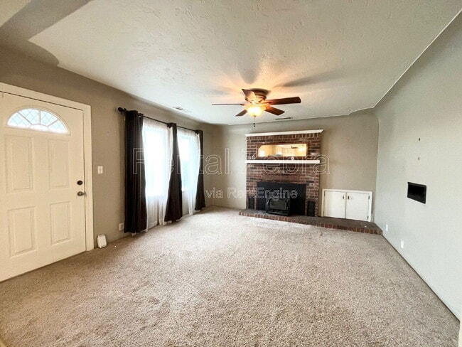 Building Photo - 11986 E Harvey Pettit Rd