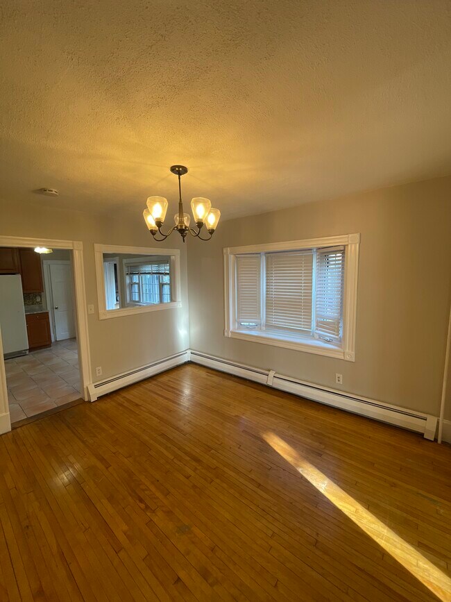 Building Photo - 27 Morris St