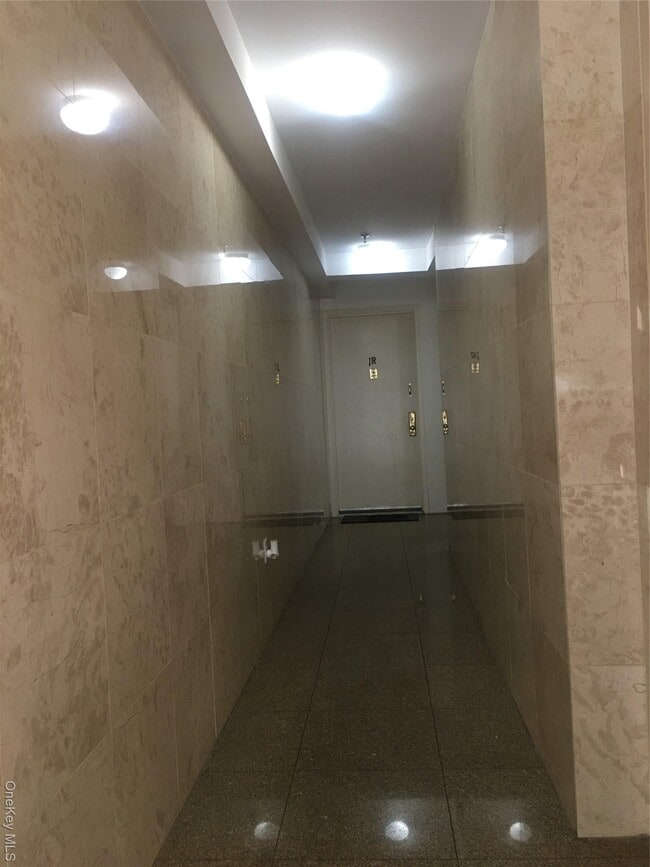 Building Photo - 141-44 84th Rd