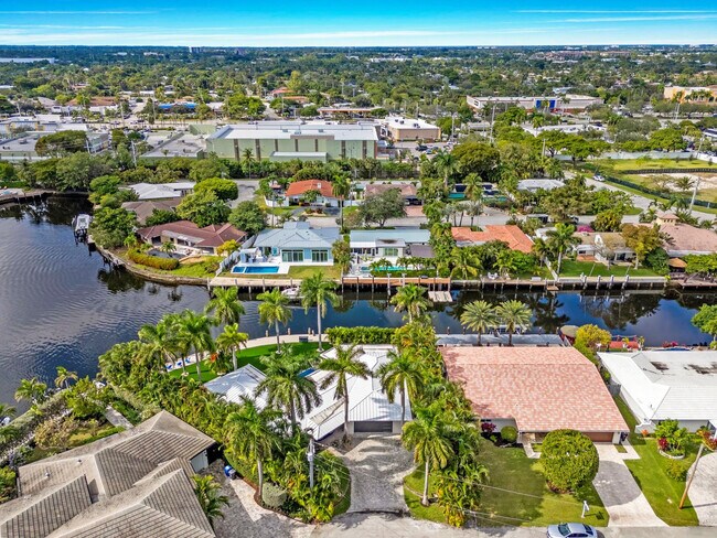 Building Photo - 1725 NE 23rd Ave