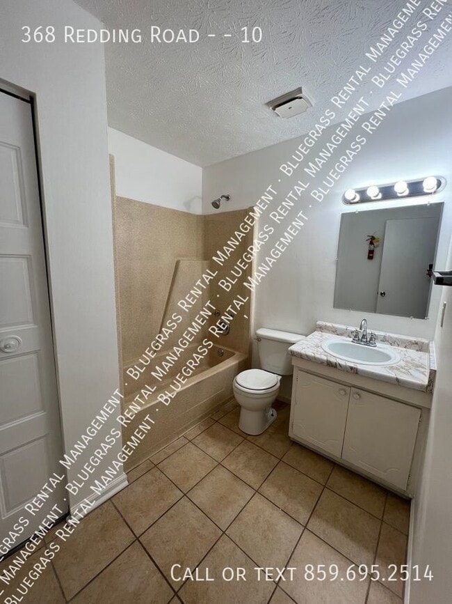 Building Photo - Newly Renovated Spacious 1 Bed in Amazing ...