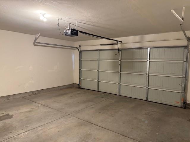 Building Photo - 2220 SE 7th St