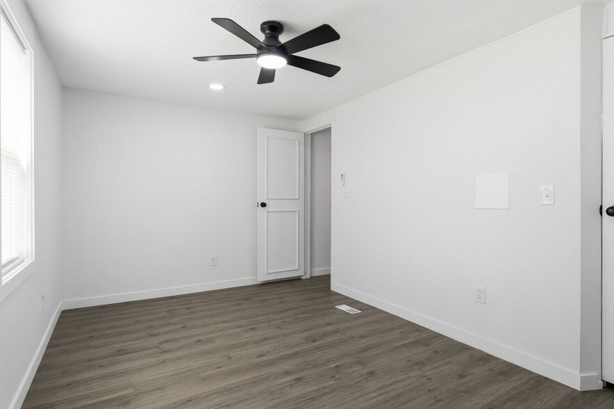 Building Photo - 19856 Old Hwy 105 E