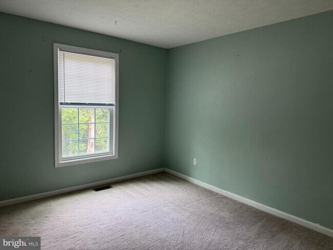 Building Photo - 23047 Gunston Dr
