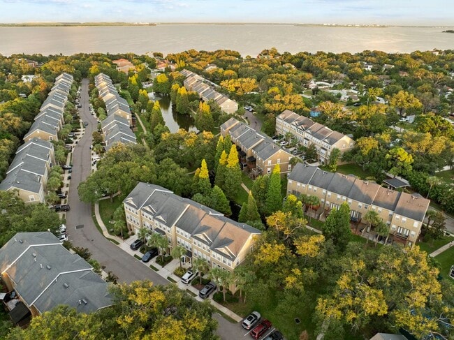 Building Photo - 3008 Bayshore Pointe Dr