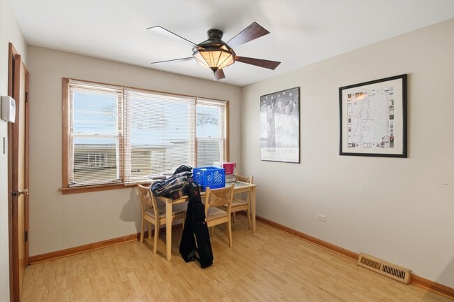 Building Photo - 5363 N Mont Clare Ave