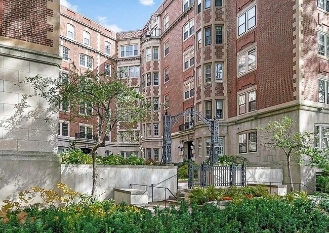 Building Photo - "Spacious 2-Bed, 2-Bath Gem in Cambridge - 1537 Sq Ft of Comfort & Style!"