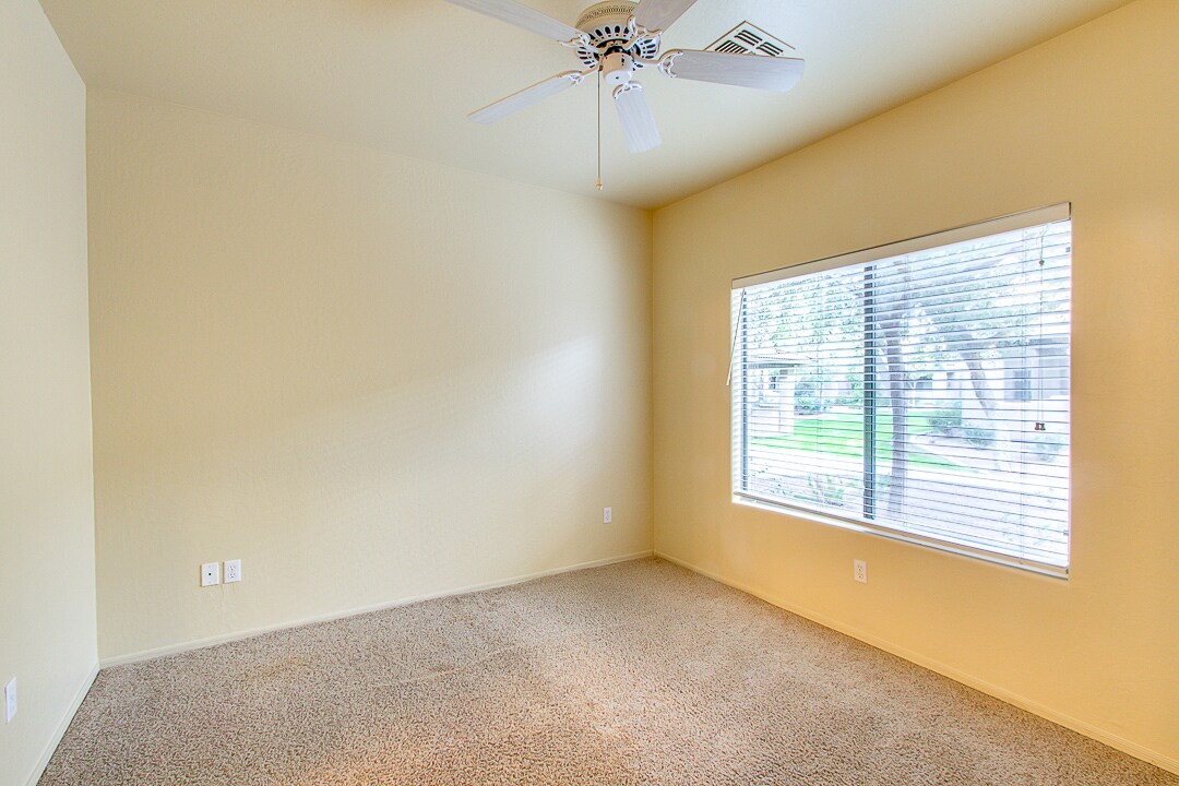 Building Photo - 1351 N Pleasant Dr