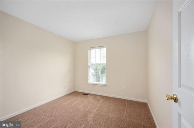 Building Photo - 6 Riggs Rd