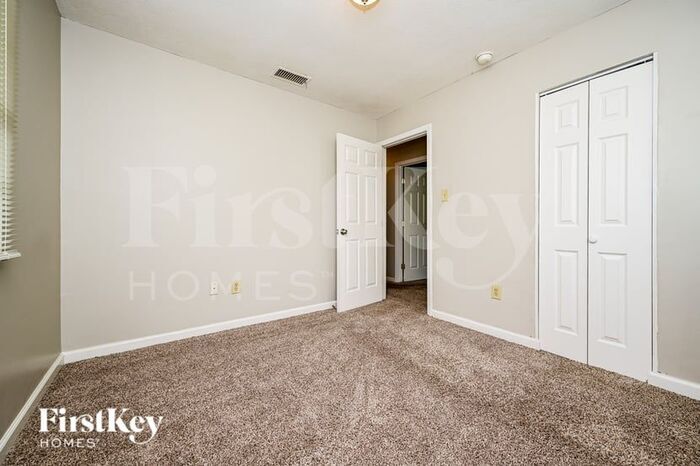 Building Photo - 774 Plainville Cir SW