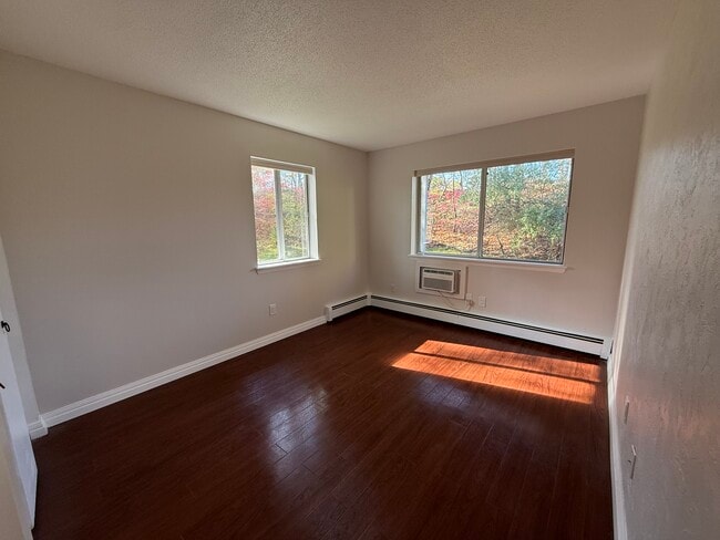 Building Photo - 1 Sundance Dr