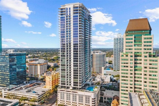 Building Photo - 275 1st Ave S