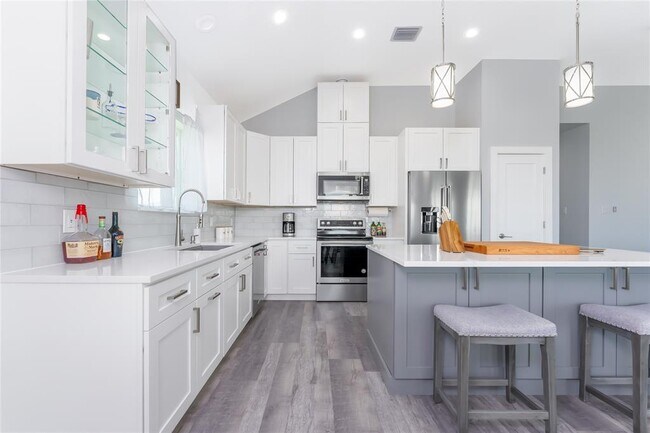 Building Photo - 4106 Grayson Dr
