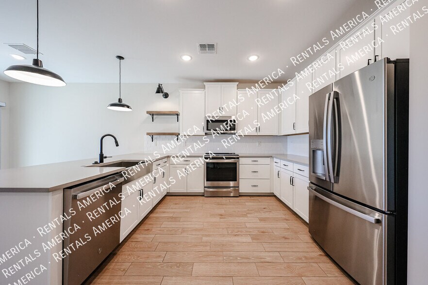 Building Photo - 7857 N 79th Ave