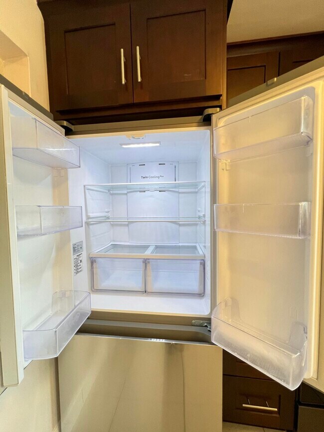 Building Photo - 21890 Lake Forest Cir