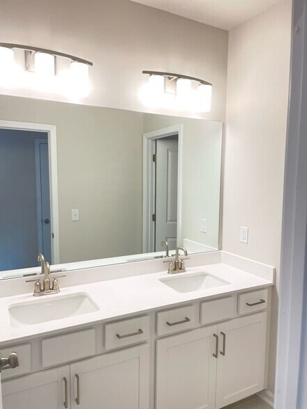Building Photo - 5975 Stargazer Way