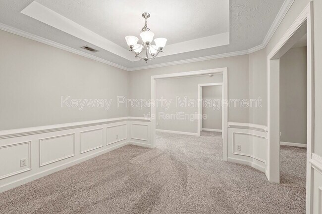 Building Photo - 633 Ventana Dr