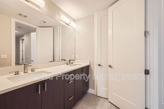 Building Photo - 1323 Elati St