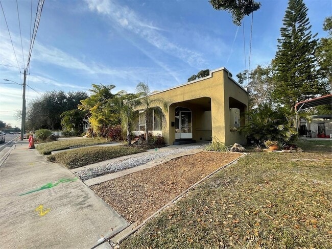 Building Photo - 3611 W Bay to Bay Blvd