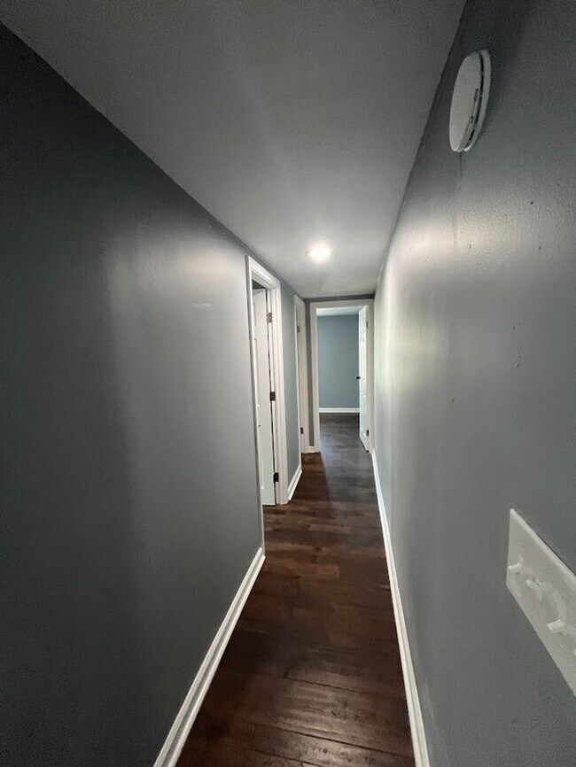 Building Photo - 5613 Hardwick Ln