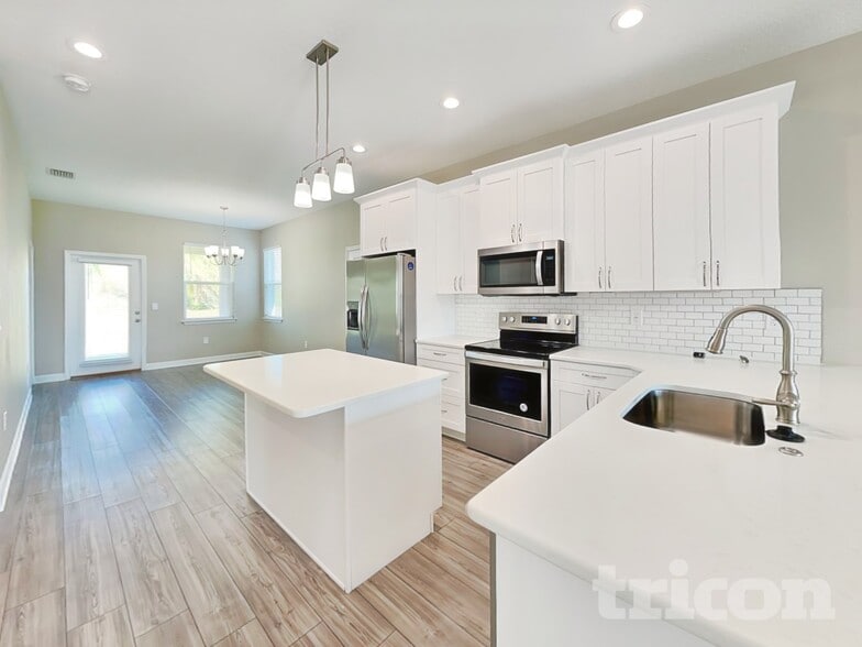 Building Photo - 3476 Longview Ln