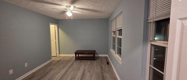 Building Photo - 323 Lindera Ct