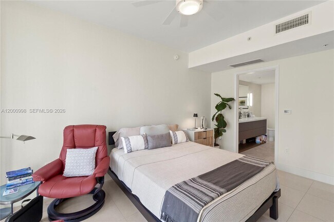 Building Photo - 92 SW 3rd St