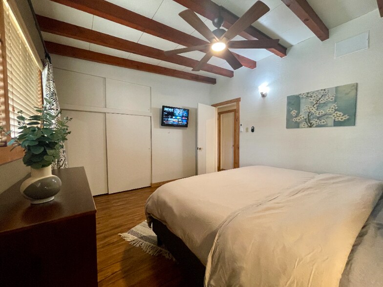 Building Photo - 71590 Juanita Dr