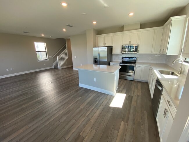 Building Photo - 6248 Baywood Ct