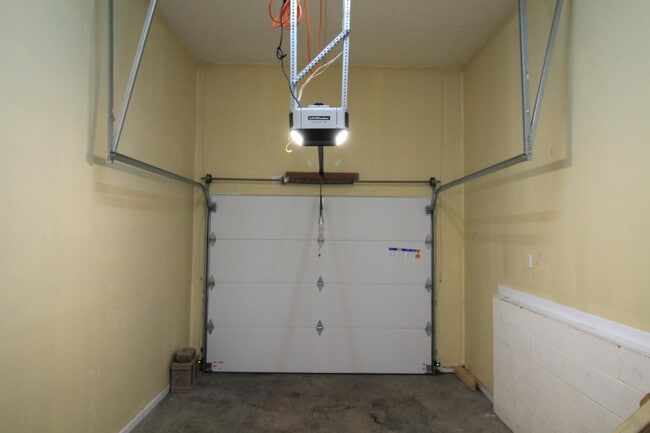 Building Photo - 735 Cobbler Ln