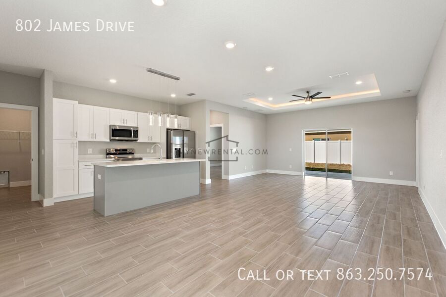 Building Photo - 802 James Dr