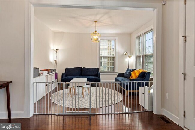 Building Photo - 13903 Hebron Ln