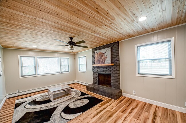 Building Photo - 309 Woodhollow Rd