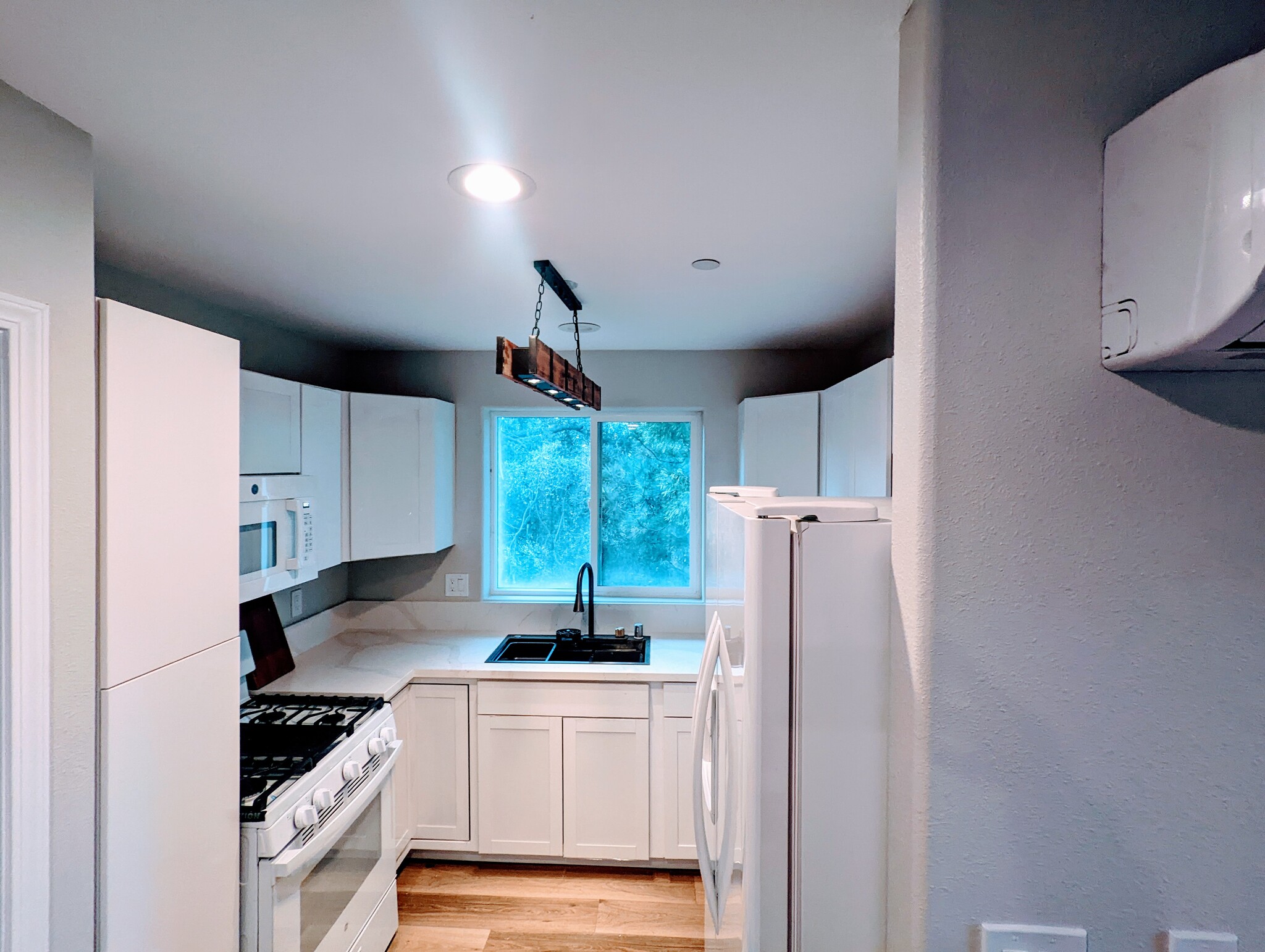 Building Photo - 134 Pine Ridge Rd