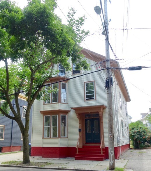Building Photo - 42 Chapin Ave