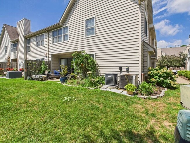 Building Photo - Charming 2 Bedroom 2 Bathroom Condo Locate...