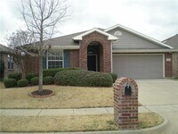 Building Photo - 112 Birdbrook Dr